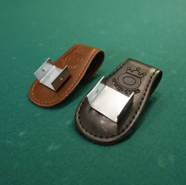 Держатель-для-мела-кожаный-открытый_в среде Держатель-для-мела-кожаный-открытый_в среде