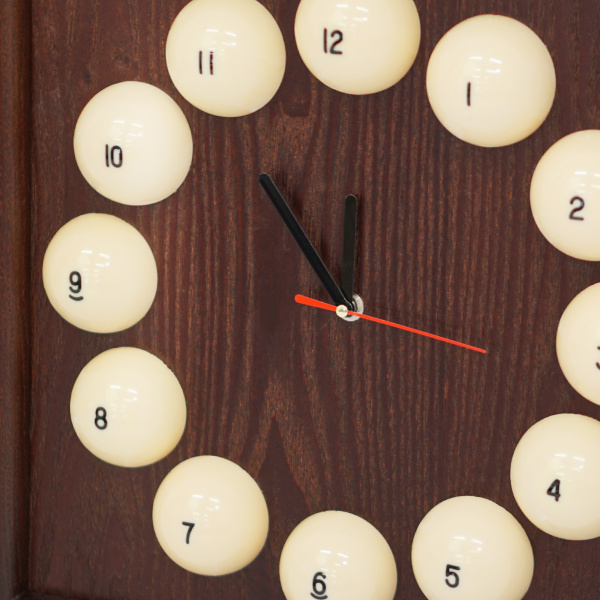 Часы_Квадрат-пирамида_ясень_шпон_03 Часы_Квадрат-пирамида_ясень_шпон_03